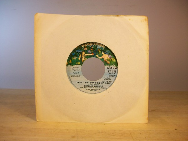 (image for) Vinyl 7" promo - CHARLIE DANIELS : GREAT BIG BUNCHES OF LOVE - - Click Image to Close