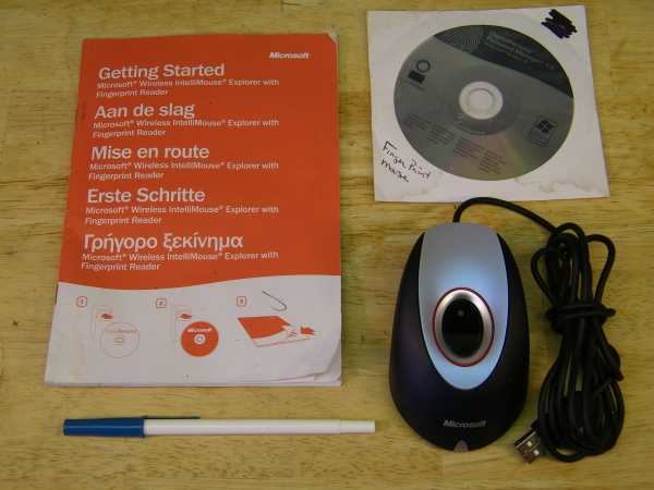 (image for) Microsoft Wireless Intellimouse Explorer w/FINGERPRINT READER Re - Click Image to Close